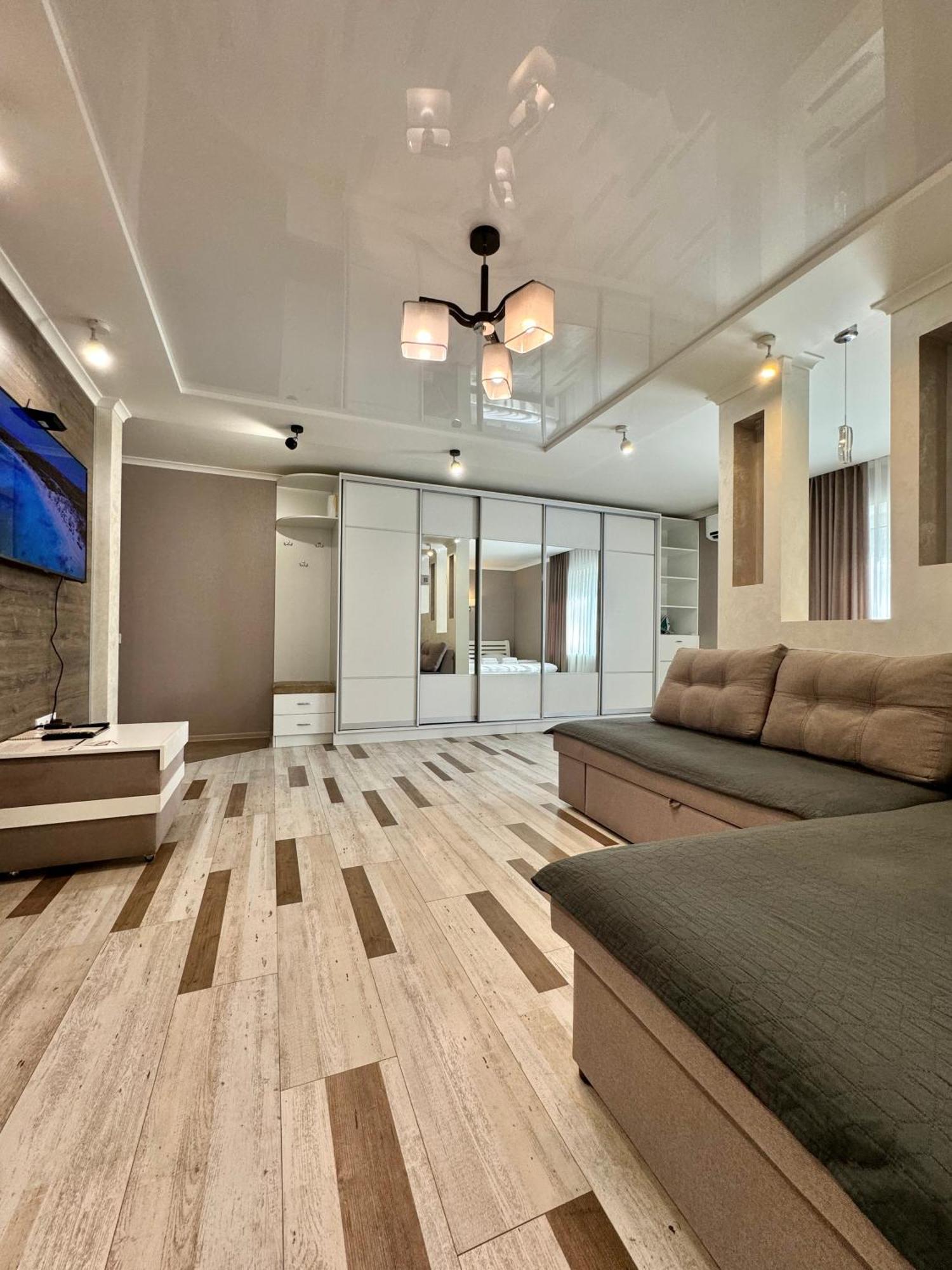 Apartpoltava Розкішна Студія З Кутовою Ванною, 1-Й Будинок Біля Корпусного Парку, Панорамний Балкон Bagian luar foto