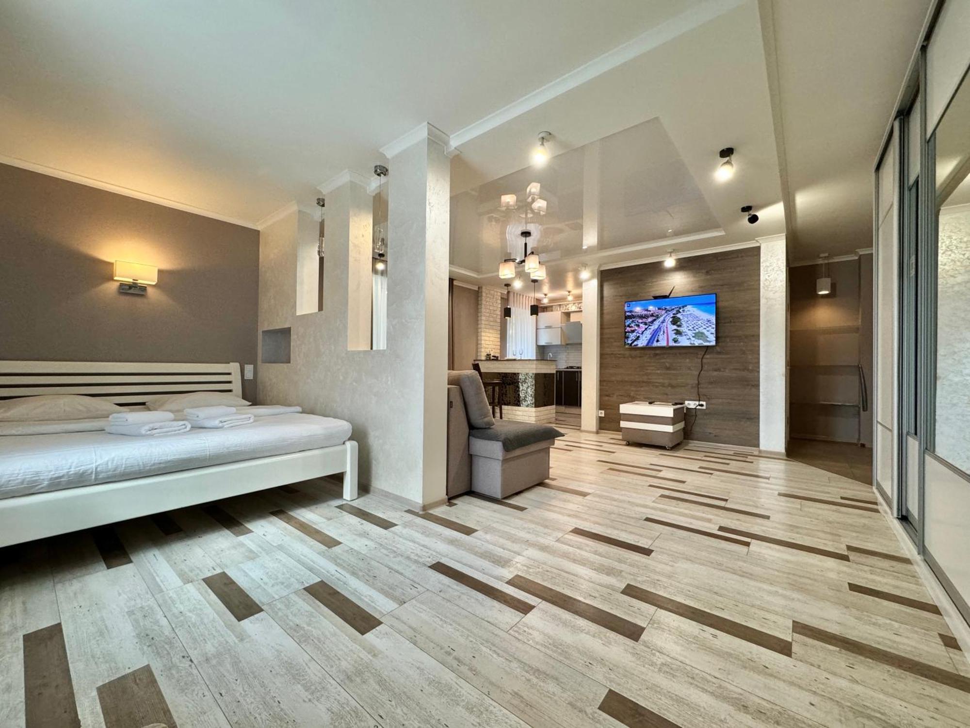 Apartpoltava Розкішна Студія З Кутовою Ванною, 1-Й Будинок Біля Корпусного Парку, Панорамний Балкон Bagian luar foto